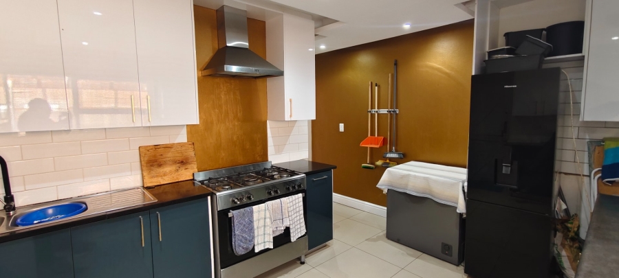 4 Bedroom Property for Sale in Strandfontein Village Western Cape